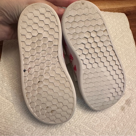 Adidas x Minnie Mouse shoes - 8k - Picture 7 of 7